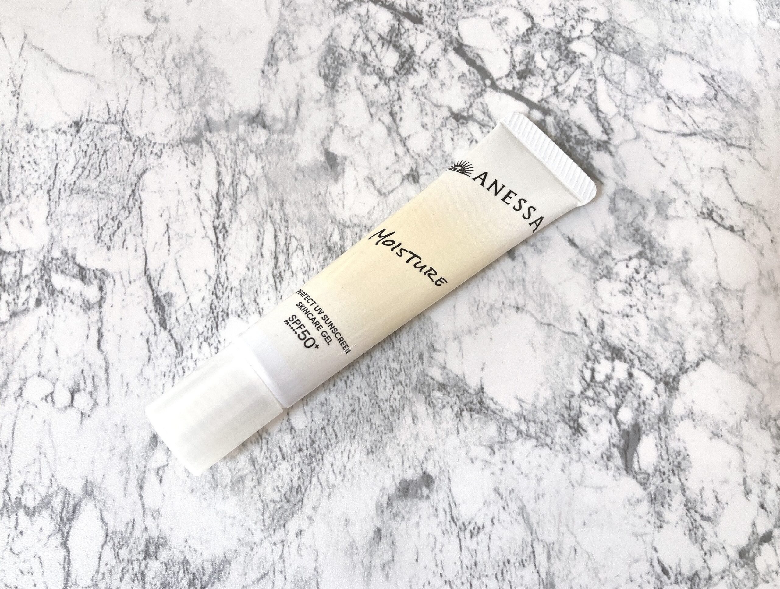 アネッサ パーフェクトUVスキンケアジェルNBのパッケージ画像