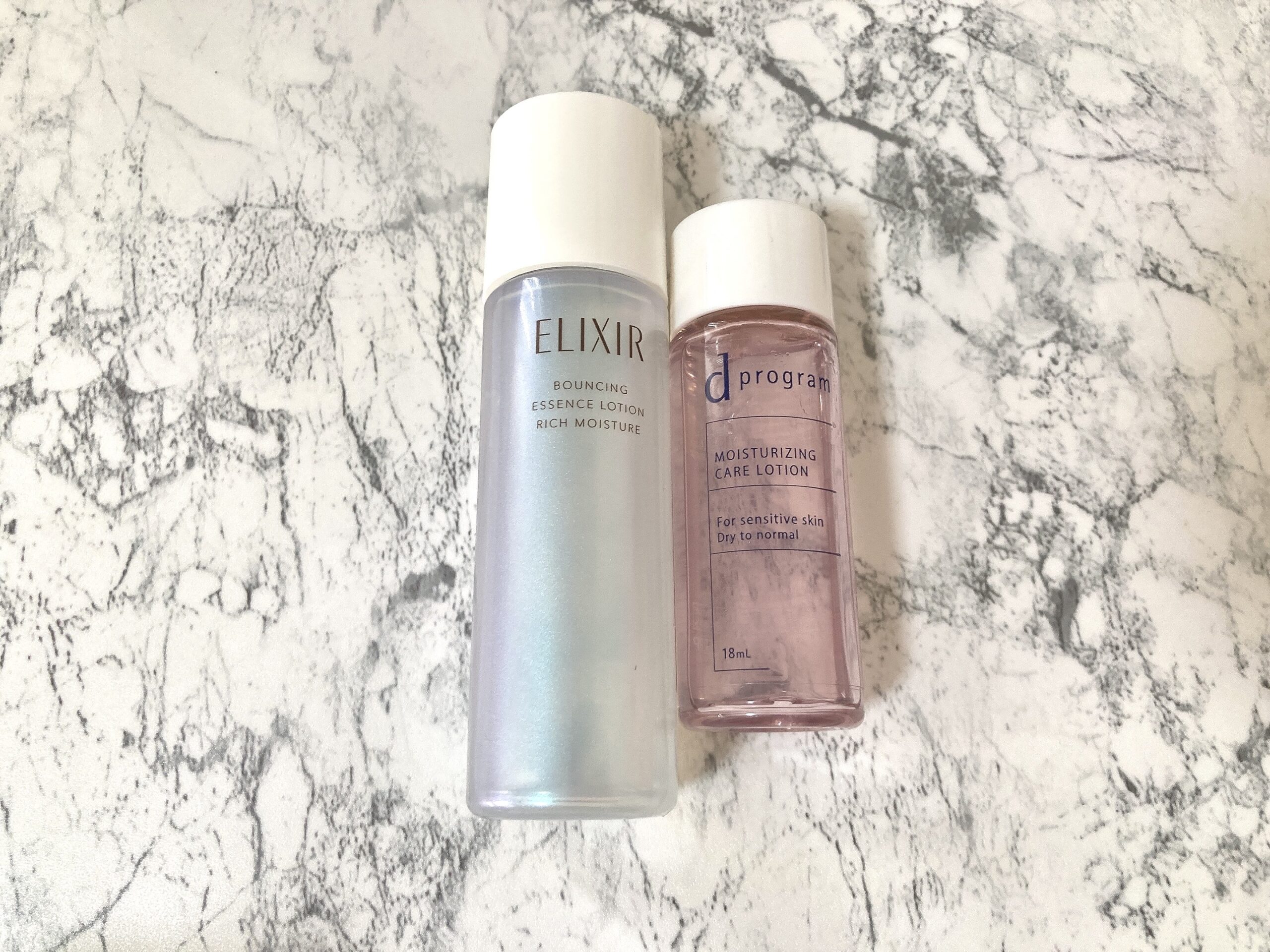 エリクシールとdプログラムの化粧水のパッケージ比較画像